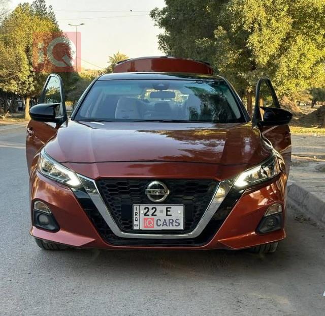 نيسان ألتيما